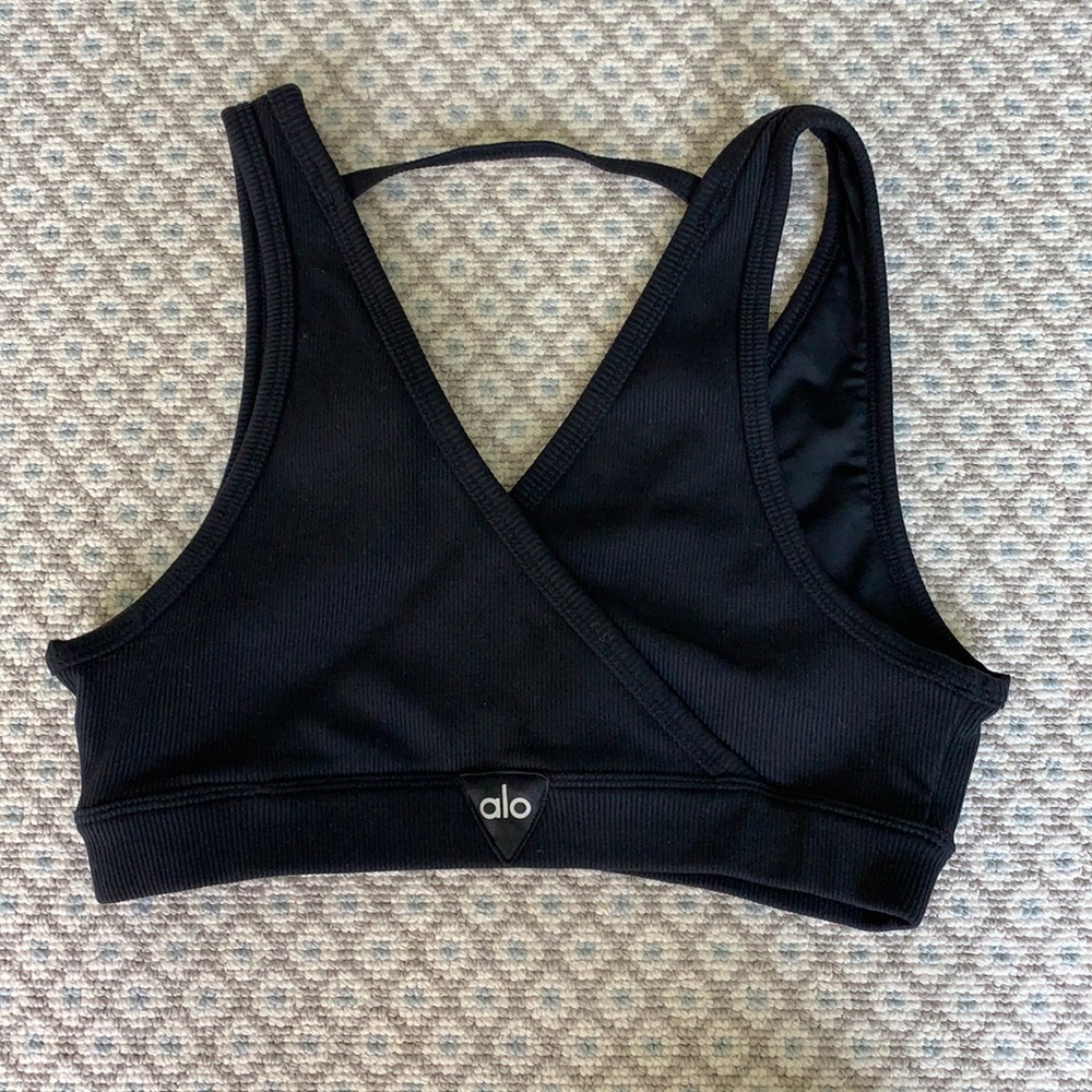 ALO YOGA V-Neck Sports Bra in Black with cute back strap! Never Been Worn!